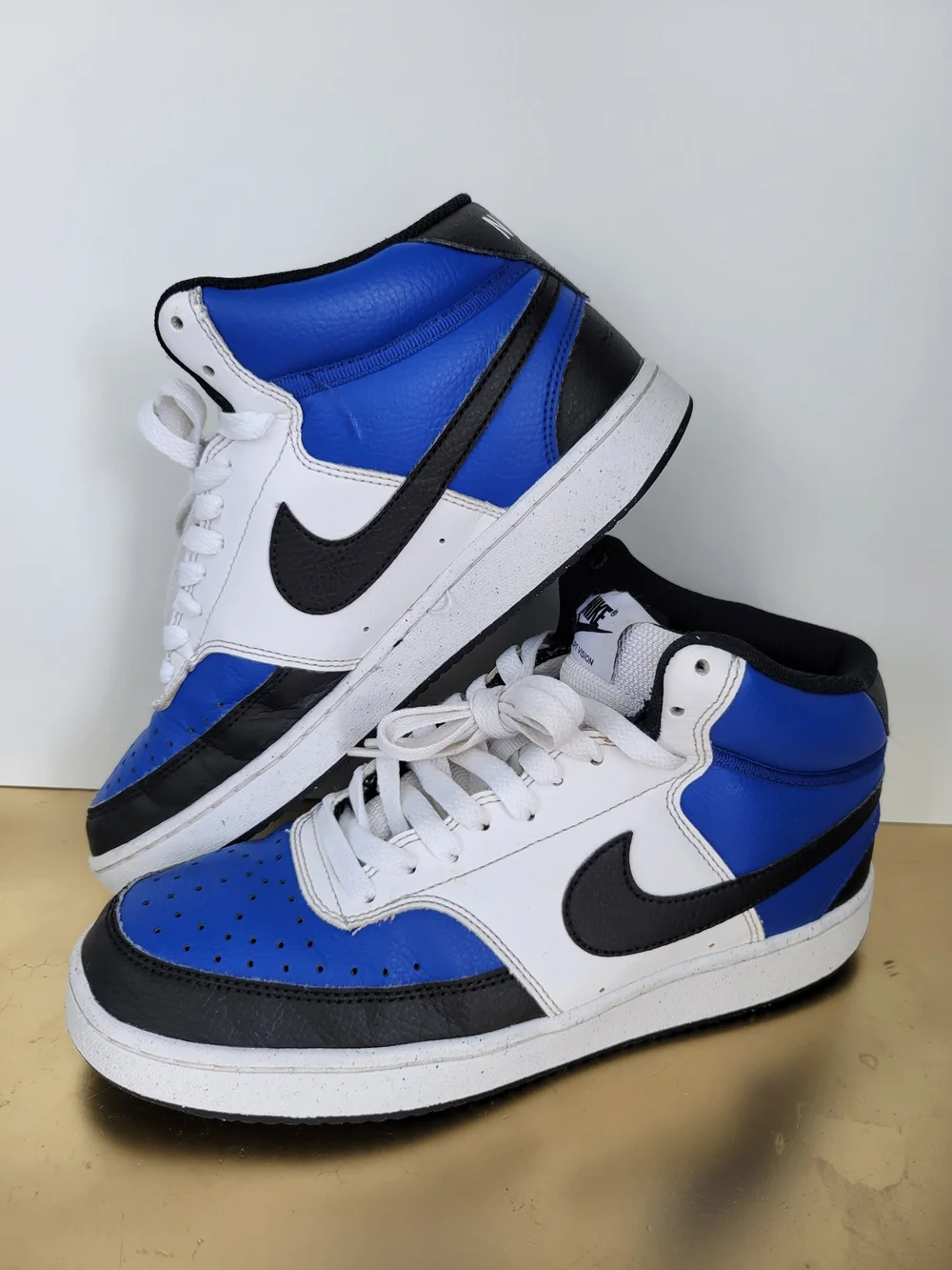 Nike Men’s Royal Blue, White & Black Mid-Top Sneakers Size 8